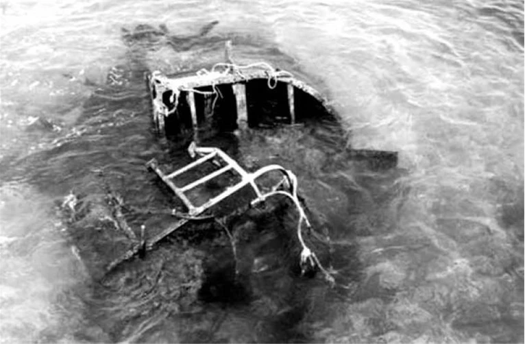 Иллюстрация к книге — Живые! Помните погибших моряков! Книга 1 [book-illustration-10.webp]