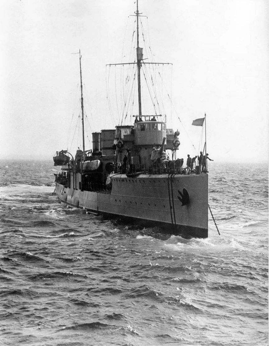 Иллюстрация к книге — Живые! Помните погибших моряков! Книга 1 [book-illustration-9.webp]