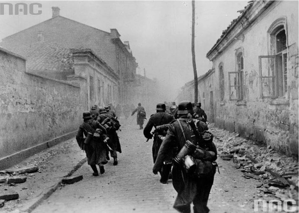 Иллюстрация к книге — Живые! Помните погибших моряков! Книга 2 [book-illustration-41.webp]