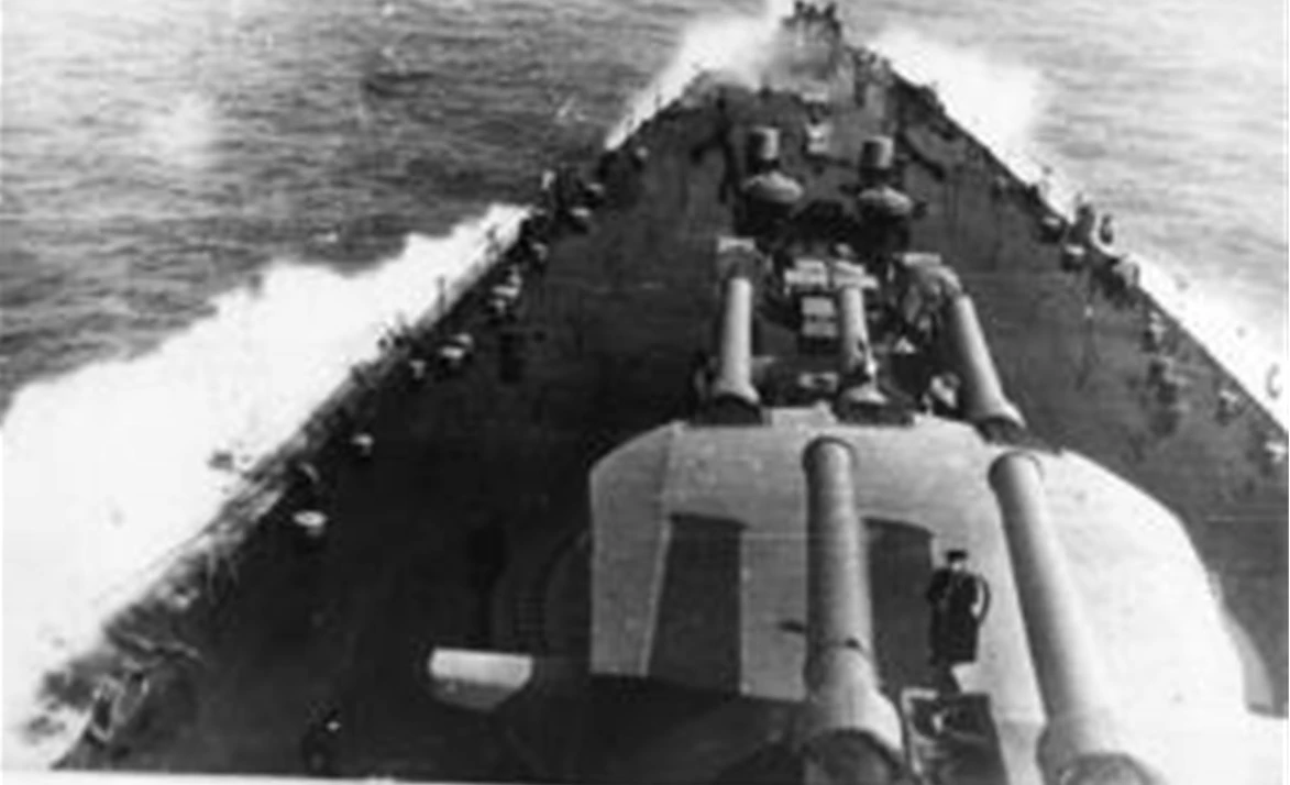 Иллюстрация к книге — Живые! Помните погибших моряков! Книга 2 [book-illustration-68.webp]