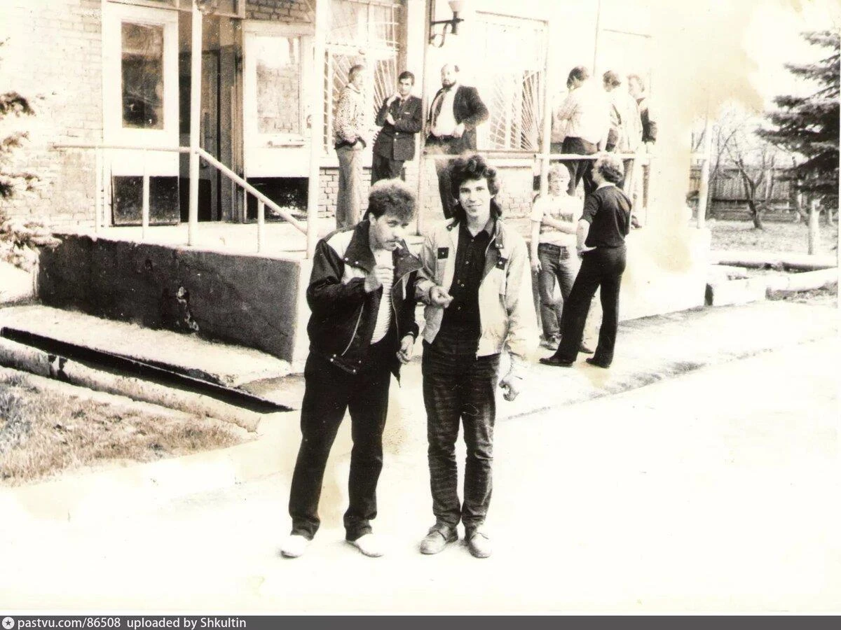 Иллюстрация к книге — Студент: Назад в 90ые [book-illustration-1.webp]