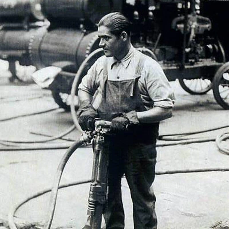 Иллюстрация к книге — Студент: Назад в 90ые [book-illustration-4.webp]