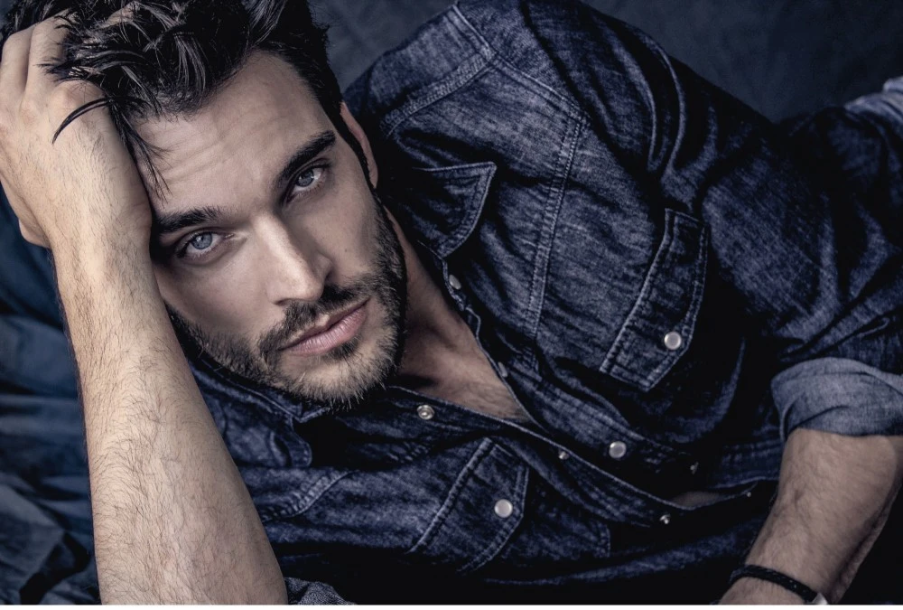 Иллюстрация к книге — Я тебе больно [book-illustration-1.webp]