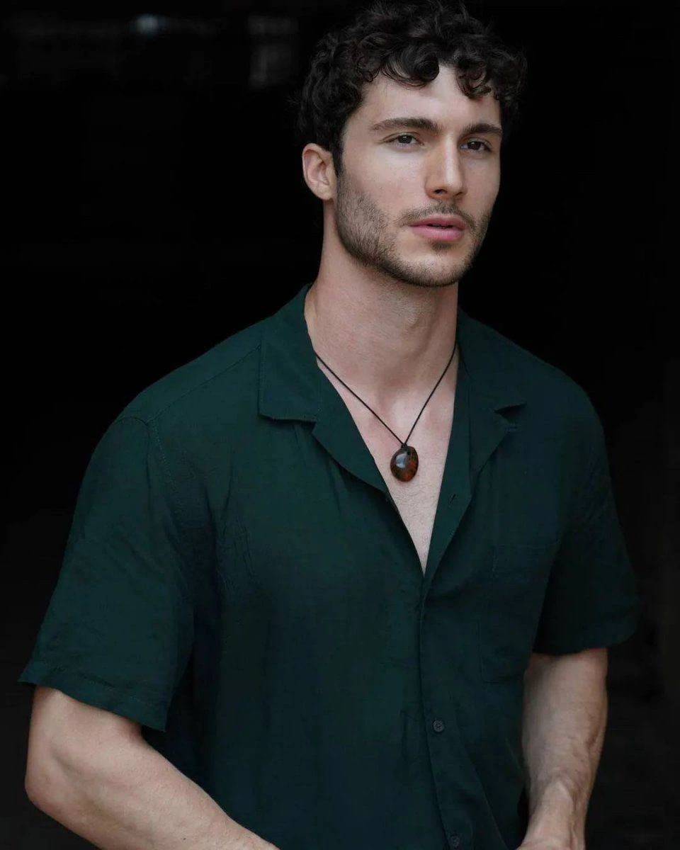 Иллюстрация к книге — Мы (не)возможны [book-illustration-16.webp]