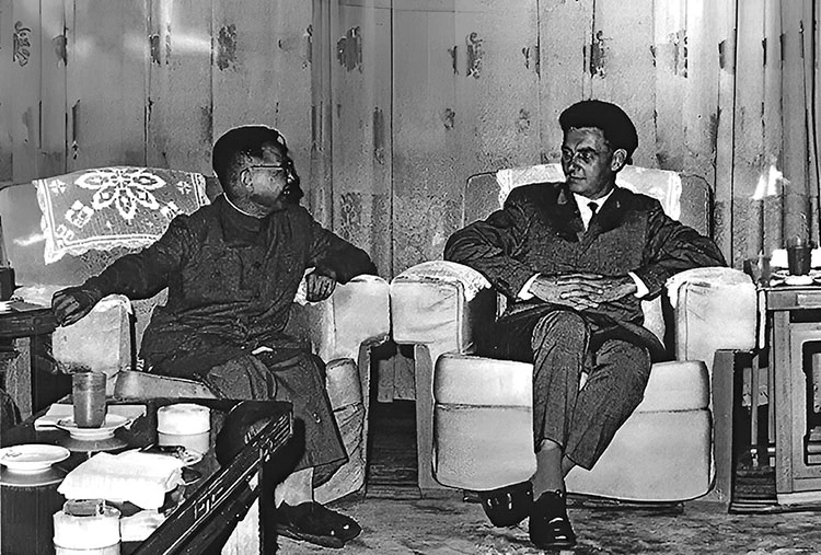 Иллюстрация к книге — Вложи деньги в бунт! История скандинавских революционеров-налетчиков [book-illustration-4.webp]
