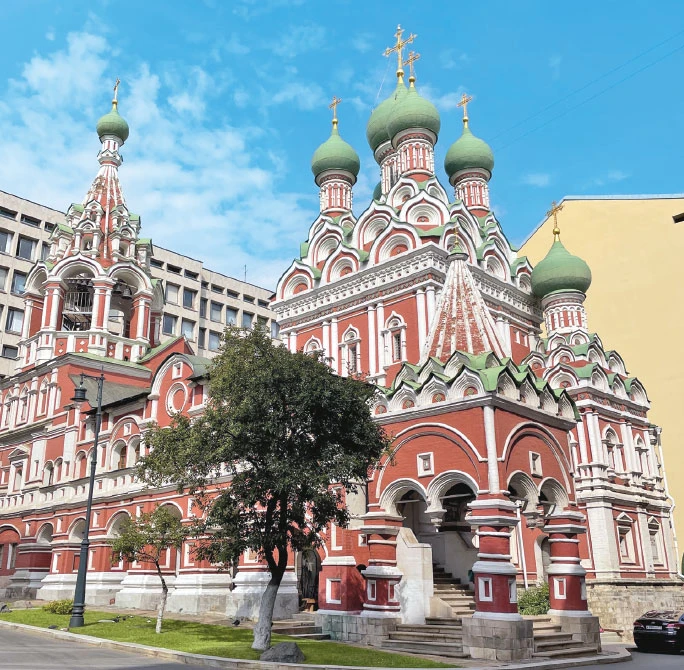 Иллюстрация к книге — Галерея Москва. Шедевры знаменитых мастеров на улицах столицы [book-illustration-22.webp]